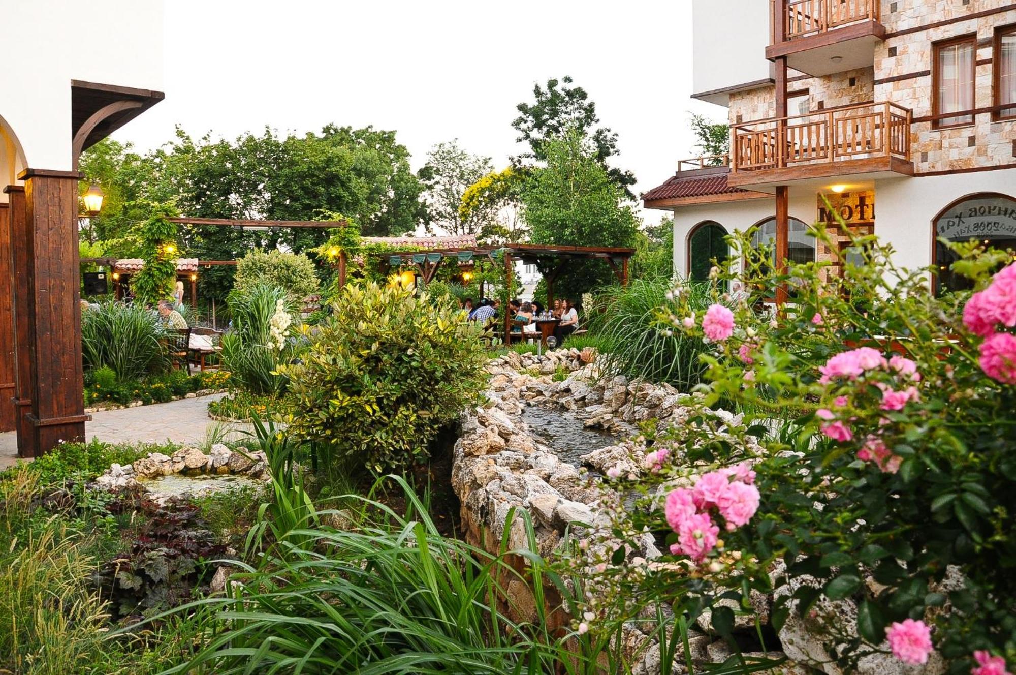 Hotel Hanat Saints Constantine and Helena Exterior photo